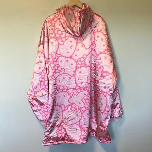 Hello Kitty x kit.sch hooded satin printed pink garment - Picture 5 of 6